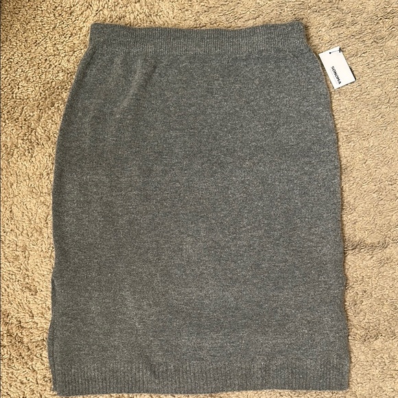 Sonoma Dresses & Skirts - NWT Sonoma Petite Gray Skirt (LP)
